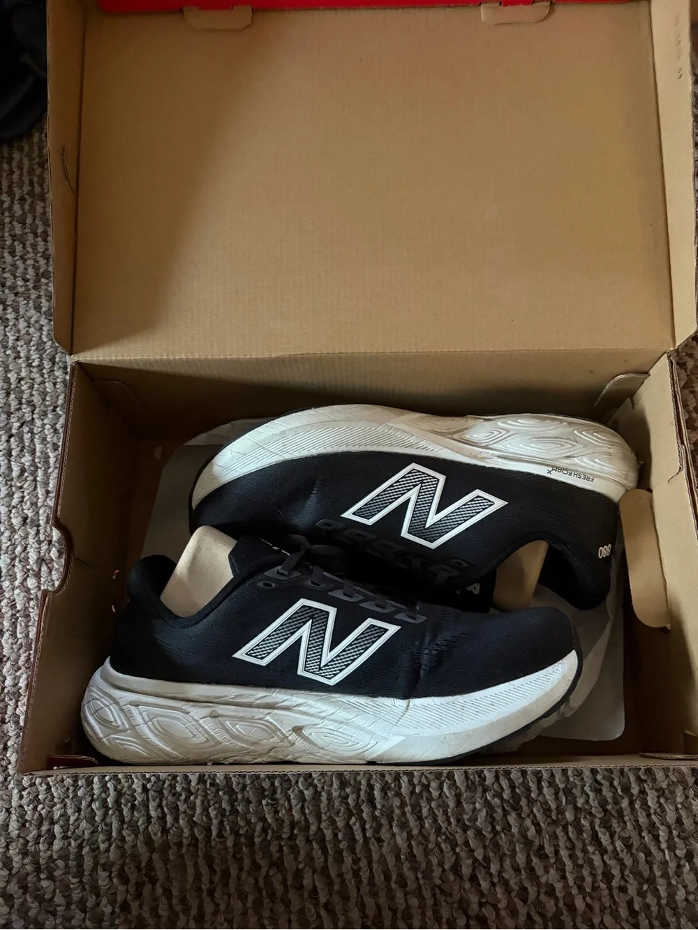 New Balance Men’s Black and White Athletic Running Shoes